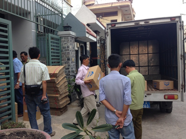 Sản xuất khăn giấy ướt từ nh&agrave; vệ sinh, in logo chữ thập đỏ